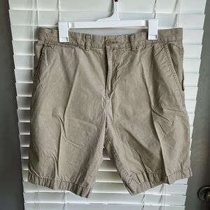 Tommy Hilfiger khaki shorts (34)